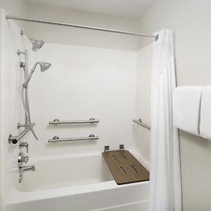 Queen Room Two Queen Beds Mobility Access Tub or Non-Smoking